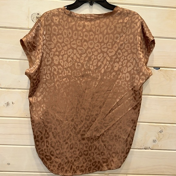 Small Gold Leopard Print top - Picture 3 of 3